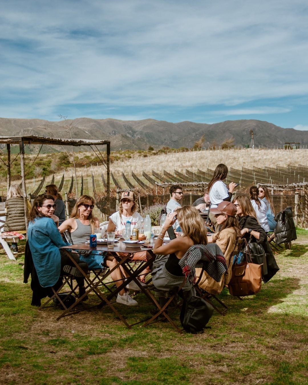 Nebula gente reunida en Córdoba Nebula gente reunida en Córdoba